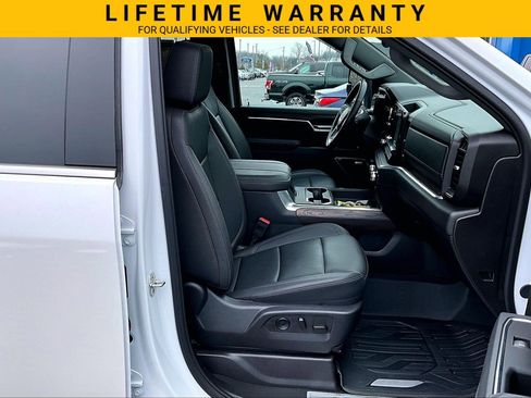 Used 2025 GMC Sierra 3500 SLT w/ SLT Premium Package AWD/4WD image 7