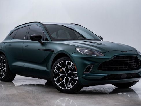 Used 2022 Aston Martin DBX image 1