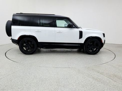 New 2026 Land Rover Defender 110 X-Dynamic SE image 4