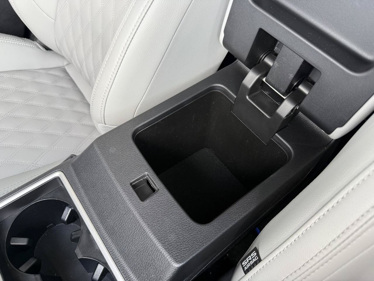 Used 2025 Mitsubishi Outlander SEL AWD/4WD image 23