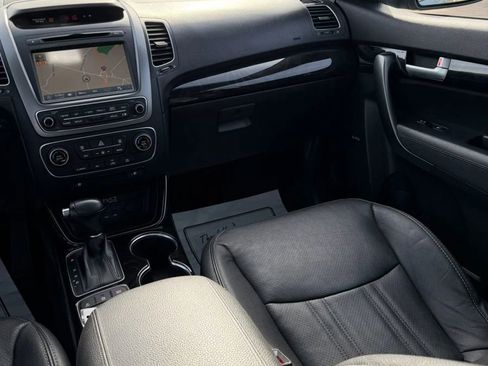 Used 2015 Kia Sorento SX image 18