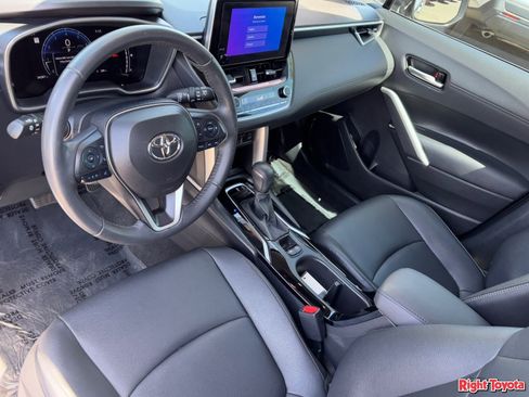 Certified 2024 Toyota Corolla Cross XLE w/ Convenience Package image 19