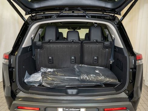 New 2026 Nissan Pathfinder Platinum image 6