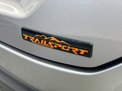 Used 2025 Honda Pilot TrailSport image 14