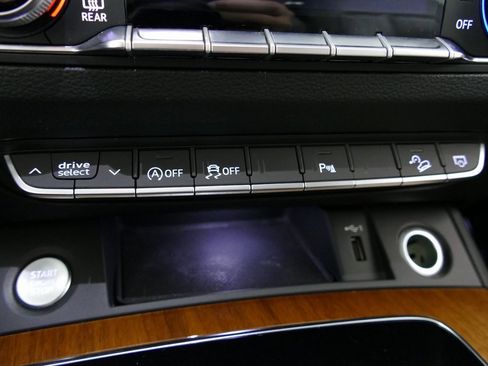 Used 2022 Audi Q5 2.0T Premium w/ Convenience Package image 21