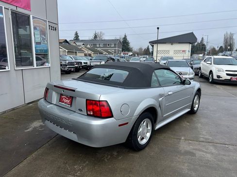 Used 2000 Ford Mustang Convertible image 7