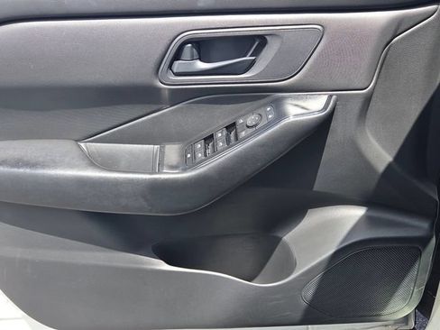 Used 2024 Nissan Rogue S FWD image 26