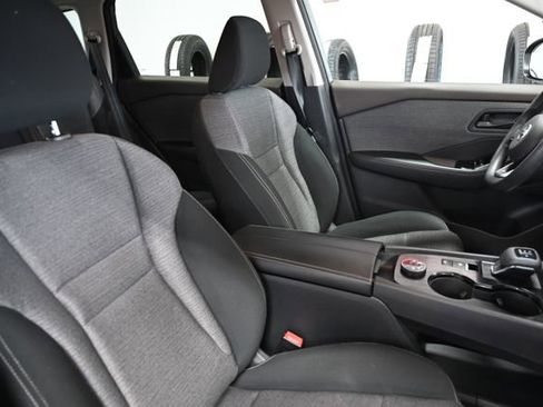 Used 2021 Nissan Rogue S image 9