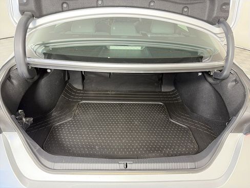 Used 2019 Toyota Avalon XSE image 27