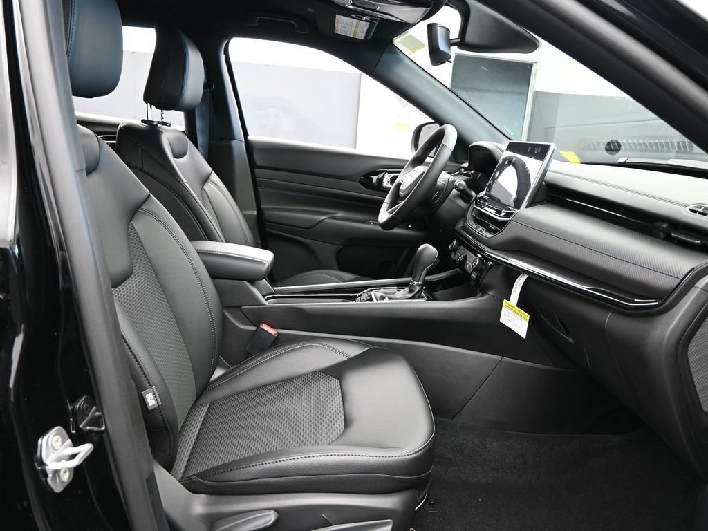 New 2026 Jeep Compass Latitude AWD/4WD image 39