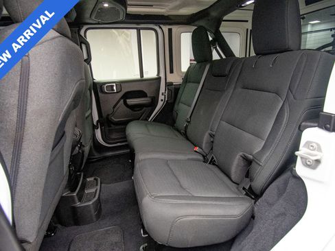 Used 2024 Jeep Wrangler Unlimited Rubicon AWD/4WD image 22