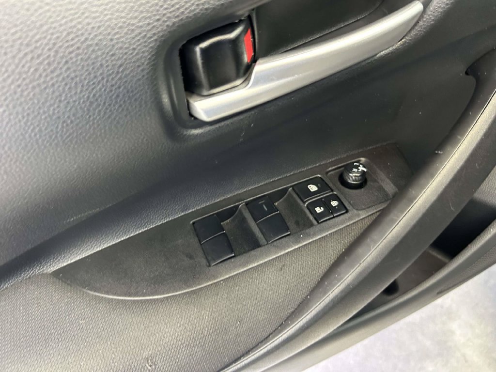 Used 2026 Toyota Corolla SE FWD image 17