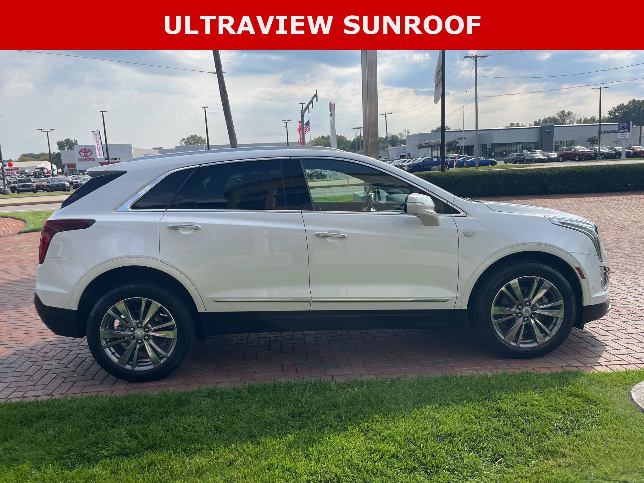 Used 2024 Cadillac XT5 Premium Luxury w/ Technology Package AWD/4WD image 6
