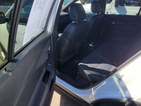 Used 2025 Buick Envista Preferred image 5