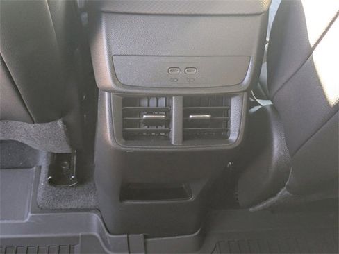 New 2026 Chevrolet Equinox LT w/ Convenience Package II image 31