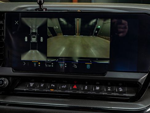 Used 2024 Chevrolet Silverado 2500 ZR2 w/ Technology Package image 26