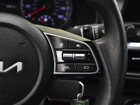 Used 2024 Kia Forte LXS FWD image 9