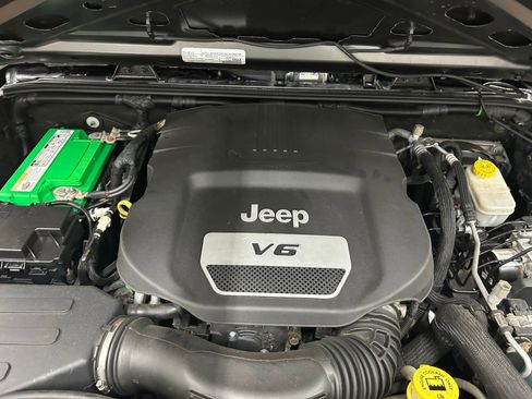 Used 2017 Jeep Wrangler Unlimited Sport AWD/4WD image 33