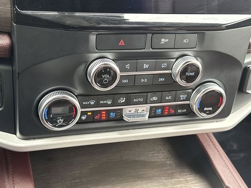 Used 2023 Ford Expedition Max Limited image 21