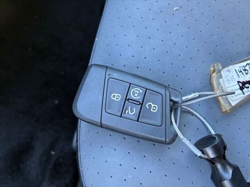 Used 2025 Volkswagen Jetta SE image 22