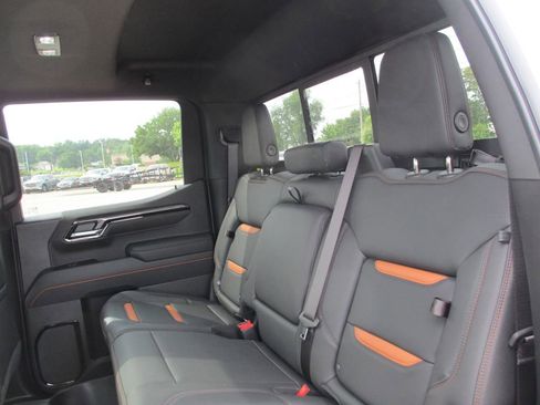 New 2026 GMC Sierra 1500 AT4 w/ AT4 Premium Package AWD/4WD image 16