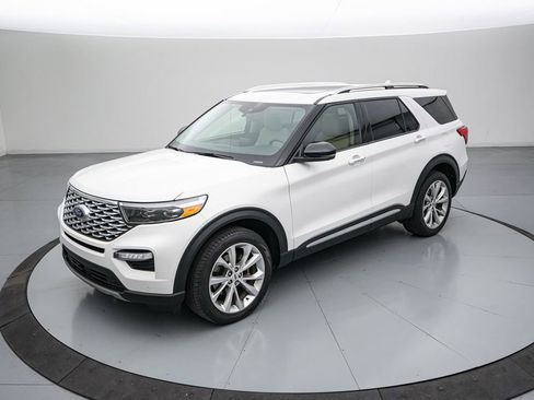 Certified 2023 Ford Explorer Platinum w/ Technology Package image 8