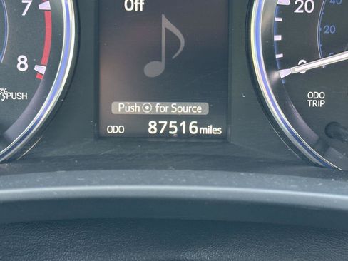 Used 2015 Toyota Highlander Limited FWD image 14