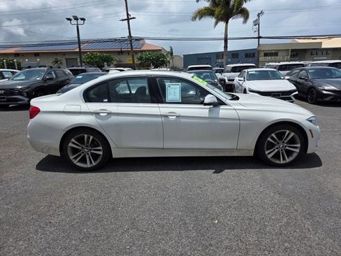 Used 2017 BMW 330i Sedan RWD image 8