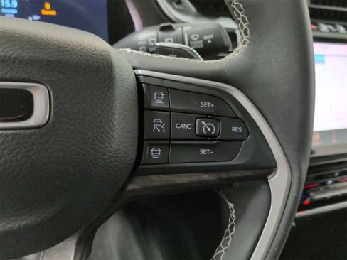 Certified 2023 Jeep Grand Cherokee L Limited image 25