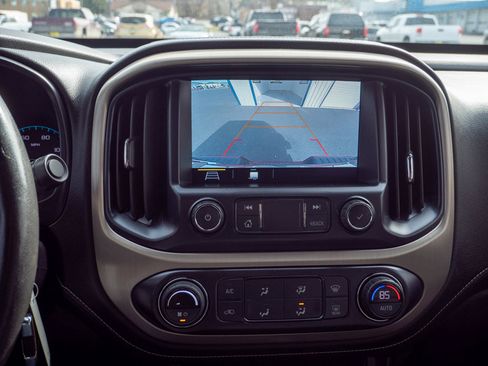 Used 2022 GMC Canyon Denali image 8