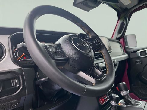 Used 2024 Jeep Wrangler Willys image 14