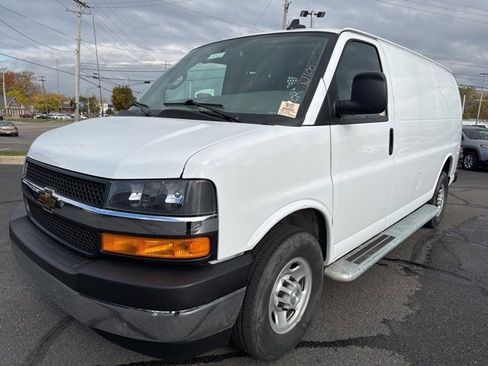 Used 2024 Chevrolet Express 2500 w/ Driver Convenience Package image 3
