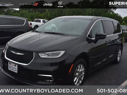 Used 2023 Chrysler Pacifica Touring-L