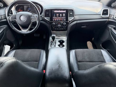 Used 2020 Jeep Grand Cherokee Altitude AWD/4WD image 17