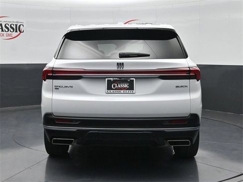 Used 2025 Buick Enclave Preferred image 8