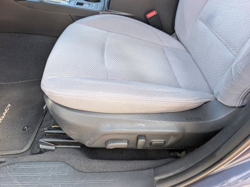 Used 2018 Subaru Legacy 2.5i Premium AWD/4WD image 19