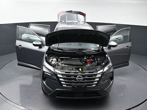 Used 2024 Nissan Rogue SV image 43