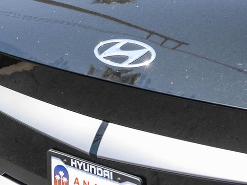 Used 2024 Hyundai Ioniq 5 SE RWD image 3