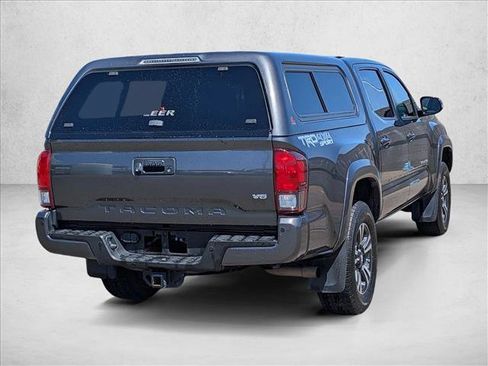Used 2019 Toyota Tacoma TRD Sport AWD/4WD image 5