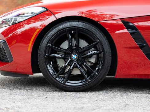 Used 2022 BMW Z4 sDrive30i w/ M Sport Package image 11