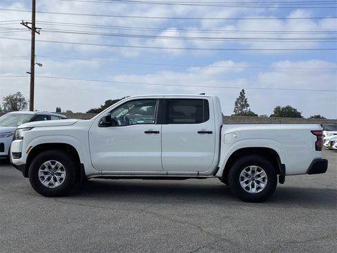 Certified 2025 Nissan Frontier S image 3