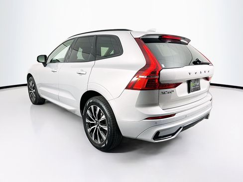 Used 2025 Volvo XC60 B5 Core image 5