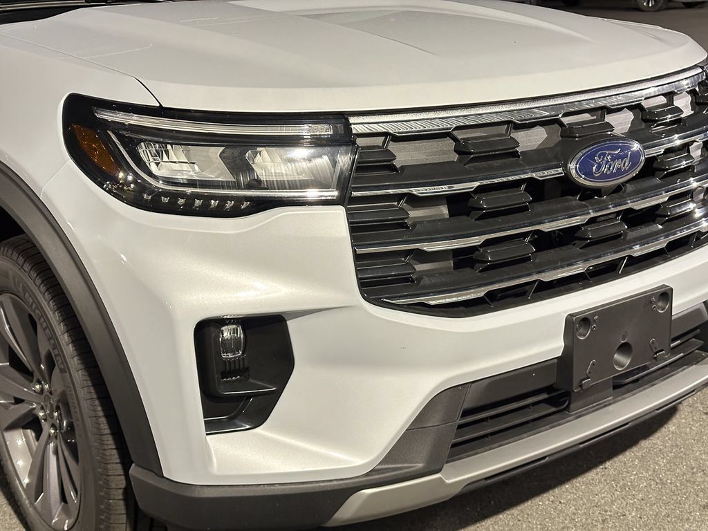 New 2026 Ford Explorer Active w/ Active Comfort Package AWD/4WD image 12