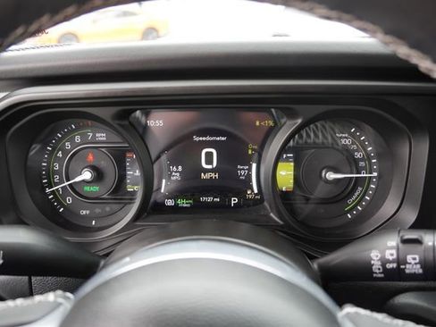 Certified 2025 Jeep Wrangler Unlimited Sahara w/ Safety Group AWD/4WD image 30