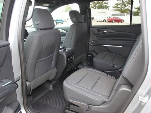 New 2026 Chevrolet Traverse LT image 12