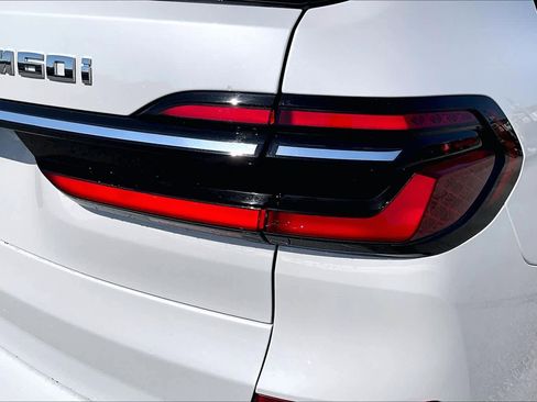 Used 2025 BMW X7 M60i AWD/4WD image 29