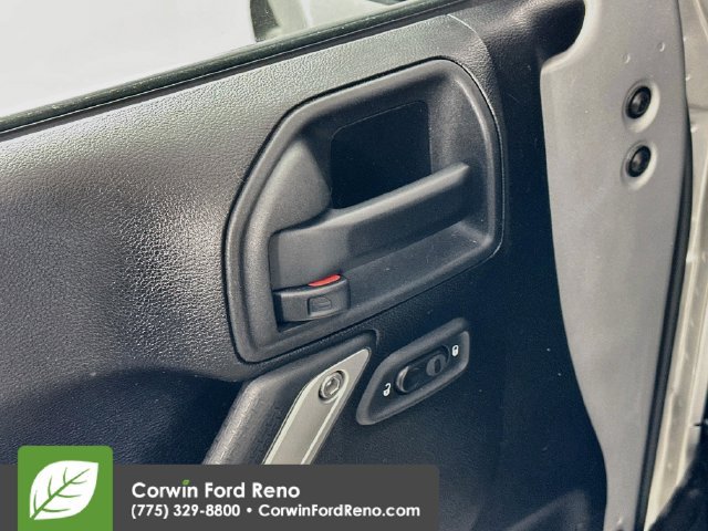 Used 2012 Jeep Wrangler Unlimited Rubicon AWD/4WD image 19