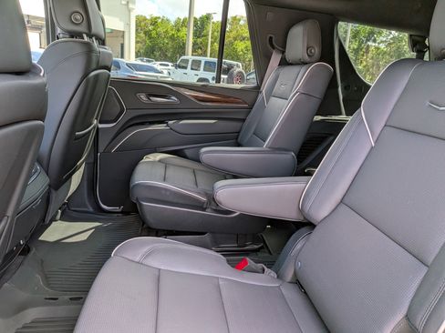 Certified 2024 Cadillac Escalade Premium Luxury w/ LPO, Floor Liner Package AWD/4WD image 17