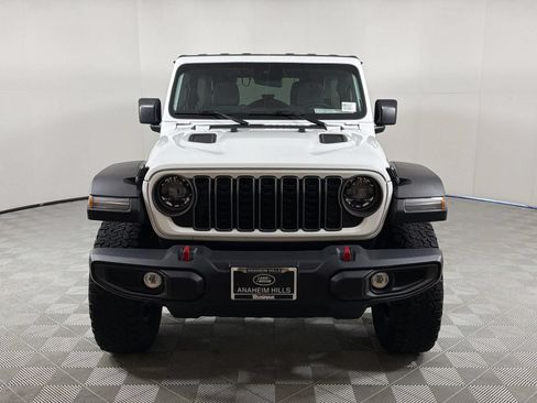 Used 2025 Jeep Wrangler Unlimited Rubicon AWD/4WD image 8