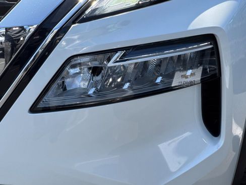 Used 2022 Nissan Rogue SV AWD/4WD image 52